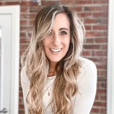 Savannah Hart's Instagram, Twitter & Facebook