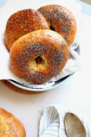 Faire Ses Pains A Bagels Soi Meme En 2020 Recettes De Cuisine Bagel Recette Bagels