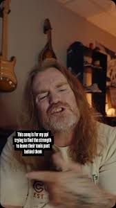 This song is for everyone that tryin to find the strength to leave their  toxic past behind them and finally heal!!!!