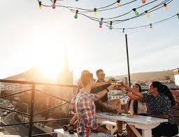 Oooo yes, la terrasse van de hippodroom! Ces Rooftops Et Terrasses A Bruxelles Qui Valent Le Detour Pour Une Soiree En Plein Air Highlevelcom Be