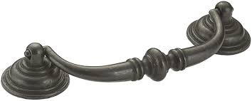 Transitional metal backplate for pulls, with a slightly curvy design instantly upgrades kitchen and bathroom cabinets. Richelieu Hardware Bp30214909 4 1 4 In 108 Mm Center Traditional Cabinet Pull Matte Black Iron Amazon Com
