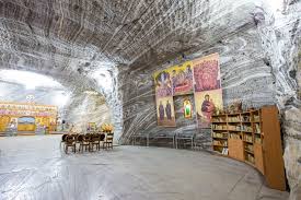 Salina ocnele mari a fost de curand amenajata pentru vizitare, pentru turistii care doresc sa cunoasca un loc deosebit. Salina Ocnele Mari Salvil