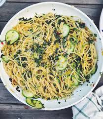 Just Pasta With Olive Oil Garlic Chili Basil Parsley Lemon Zest And Raw Zucchini Takes About 10 Minutes Pasta With Olives Olive Oil Pasta Spagetti Recipe