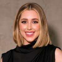 Shelby Curtis's Instagram, Twitter & Facebook