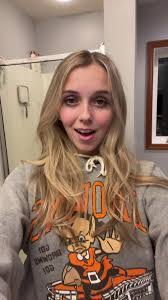 Alyssa Crook's Instagram, Twitter & Facebook