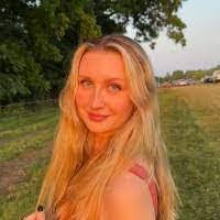 Emily Greulich's Instagram, Twitter & Facebook