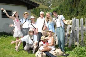 „die alm 2021 startet am donnerstag, den 24. Almauftrieb Fur Die Prosieben Show Die Alm Promischweiss Und Edelweiss Ist Am Presseportal
