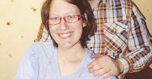 Steele to wed Carder during July ceremony