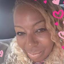 Happy Merry Christmas Guys, may Santa brings joy and happiness to all of  you 🎄 ❣️😍 #Unsellablehouse #twinsisters #reality #v #Lindsay #Lindsaylamb  #real_estate #Designerexperts #homedecor