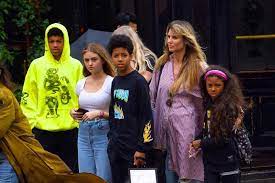 A post shared by heidi klum (@heidiklum) on sep 27, 2020 at 3:44pm pdt after their shared meal, heidi and her family weren't only seen by photographers on the malibu sand, the model herself took. Heidi Klum Admits Things Aren T Rosy With Ex Seal Dublin S Fm104