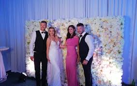 Por aquel entonces, edin ya comenzaba a jugar al fútbol en las arruinadas calles de sarajevo, capital de bosnia. Edin Dzeko 9 Fans Auf Twitter Congratulations Elvedina Sehic Amir Spahic Bih Sarajevo Kum Dzeko