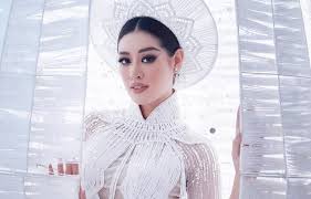 Trong khi người hâm mộ sắc đẹp việt đang hân hoan vì công sức vote ngày đêm mang lại kết quả bởi ngay thời điểm xướng tên khánh vân, mc đã công bố thí sinh việt nam nhận được lượng bình chọn cao nhất trong lịch sử hoa hậu hoàn vũ 69 năm. Trang Phá»¥c Dan Tá»™c Cá»§a Hoa Háº­u Khanh Van Táº¡i Cuá»™c Thi Hoan VÅ© Tháº¿ Giá»›i Háº¥p Dáº«n Vi Ä'au
