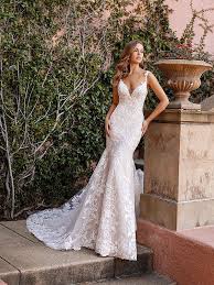 Fynn D8243 Sparkle Net Mermaid With Long Lace Train In 2020 Wedding Dresses Lace Form Fitting Wedding Dress Gorgeous Wedding Dress