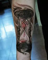 Ein sanduhr tattoo beinhaltet etwas älter als die meisten länder, die heute existierten. Gloomy Sanduhr Mit Blut Und Herz Unterarm Tattoo Tattooimages Biz