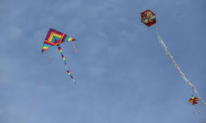 Η συνήθεια του πετάγματος χαρταετού προέρχεται πιθανότατα από την κίνα. Wddavmmbv 72hm