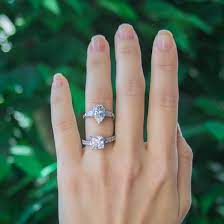 Top Ring Center Stone 1 8 Carats Bottom Ring Center Stone 2 Carats Surprising Beautiful Engagement Rings Cool Wedding Rings Princess Engagement Ring