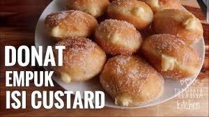 Donat bomboloni metode autolysis lembut hingga 4 hariestimasi harga bahan per satuan resep area madiun jawa timur november 2019bahan a350 gr nasi sisa dan untuk resep masakannya itu sendiri sengaja dishare dari yang simple sampai yang super ribet dan ruwet ya. Donat Bomboloni Donat Empuk Isi Custard Asal Italia Custard Cream Filled Donuts Youtube