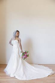 E Commerce Site Offers Pre Worn Wedding Gowns Rental Wedding Dresses Wedding Dresses Dresses
