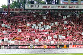 Home to 1.fc union berlin who are the smaller club compared to their city rivals hertha berlin, the ground has a current capacity of 21,717 and first opened back in 1920. 1 Fc Union Berlin On Twitter E Endlich Dabei Finally There Many Fans Weren T With Us To See Our First Game In The Bundesliga So As A Tribute Fans Could Bring