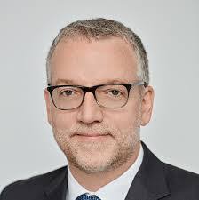 Debra Archambault's Instagram, Twitter & Facebook