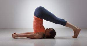 Fortgeschrittene yogastunde mit pranayama und mudras in den asanas. Hatha Yoga Ubungen Tipps Fur Fortgeschrittene Sat 1 Ratgeber