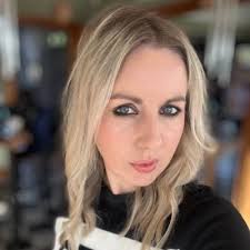 Jenny Ireland (@IdreamofNarnia)