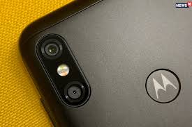 After that, hold down the volume down + power . Motorola One Power Review The Goodness Of Android One Paired With Super Battery Life