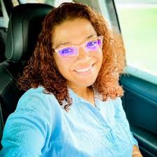 Michelle Houck (@chellecracker)