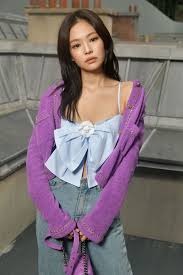 K Pop Stars Blackpink More Rule Front Rows At Fashion Week Shows Footwear News In 2020 Blackpink Fashion Fashion Blackpink Jennie