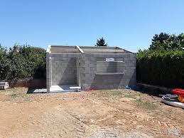 Construction D Un Abri De Jardin En Parpaings Maconnerie Nombret Entreprise De Maconnerie Generale