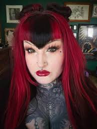 This is a commissioned piece from Jason Branson, they manager of the  Chicago store. It's absolutely amazing!!! I'm going to have to rearrange  art to make room, but all worth it!!!❤️❤️❤️ |