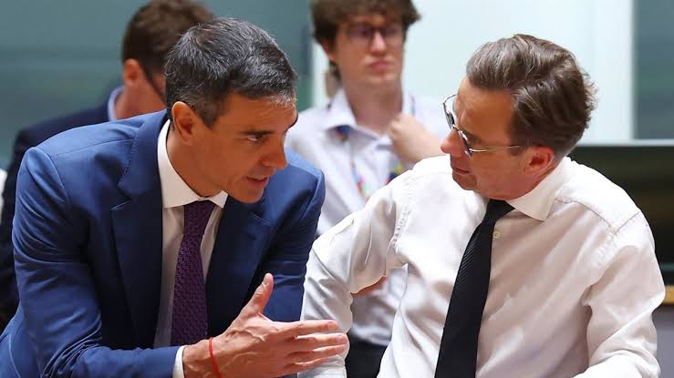 Es muy mala idea: Suecia se suma a Italia y Dinamarca, y crecen las  críticas a la regularización de inmigrantes de Pedro Sánchez