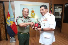 Menteri pertahanan datuk seri dr ahmad zahid hamidi menyaksikan upacara serah tugas di auditorium kementerian pertahanan di sini, selasa. Royal Malaysian Navy Ø¹Ù„Ù‰ ØªÙˆÙŠØªØ± Laksdya Datuk Khairul25480509 Meneruskan Kunjungan Hormat Persaraan Beliau Ke Atas Timbalan Panglima Tentera Darat Leftenan Jeneral Dato Hasagaya Bin Abdullah Dan Timbalan Ketua Setiausaha Pengurusan Mindefmalaysia