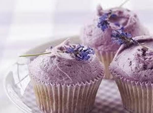 Mga resulta ng larawan para sa Lavender cupcakes"