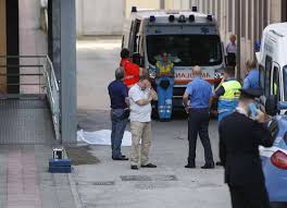 Aveva 54 anni e si era dimesso dall'ospedale di mantova il mese scorso per cominciare la professione di medico di base a porto mantovano. Suicidio All Ospedale Cardarelli Di Napoli 22enne Si E Gettato Nel Vuoto Dal Reparto Di Oncologia