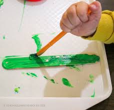 Kids love using the wet on wet watercolor technique, it's super easy and always produces such beautiful and unique. Easy Toddler And Preschool Paper Plate Flower Craft