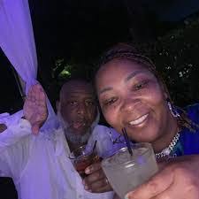 Stephanie Manos's Instagram, Twitter & Facebook