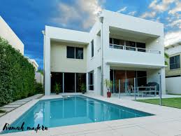Rumah villa sebenarnya adalah rumah tinggal sementara di area lokasi wisata, entah dipegunungan, kawasan pantai, danau, dan lain sebagainya. Beberapa Contoh Bangunan Rumah Minimalis Modern Trend Di 2021