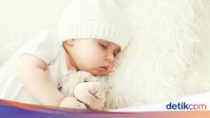 Jika berat tubuh bayi sudah idela, maka bunda harus menghentikan pemberian susu formula di malam hari, dan. Ada Bercak Putih Di Wajah Bayi Apakah Itu Panu