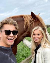 'aj vs curtis'.(links below) join aj & curtis pritchard every week as they chat and bicker over everything under the sun! Aj Pritchard Facebook