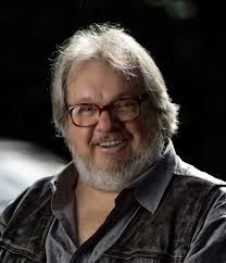 Lawrence Kunze's Instagram, Twitter & Facebook