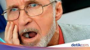 Bahan herbal pada obat ini dikombinasikan dengan senyawa gliserin, etanol, creosote, dan oleum. Gigi Copot Sendiri Di Usia Paruh Baya Waspadai Risiko Ini