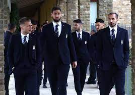 Sie verbinden den extravaganten style der marke mit der hohen qualität, für die kleidung und accessoires aus italien so bekannt sind. Italian Football Federation Announce Deal With Armani Soccerbible