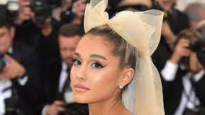 China has shared a very hot picture on her social account in a swimsuit. Die Unerklarliche Wahrheit Von Ariana Grandes Neuem Freund Dalton Gomez Wink Report