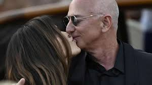 Jeff Bezos e Lauren Sanchez, ecco il contratto prematrimoniale
