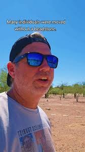 Frank Steadman's Instagram, Twitter & Facebook