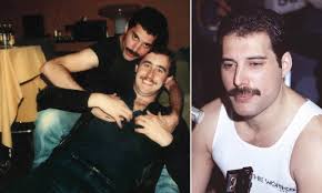 The photos below are the very last pictures ever taken of each of these celebrities before they passed away. Freddie Mercury Stopped Taking Aids Drugs Two Weeks Before His Death Daily Mail Online