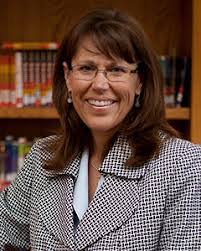 Kathleen Dering's Instagram, Twitter & Facebook