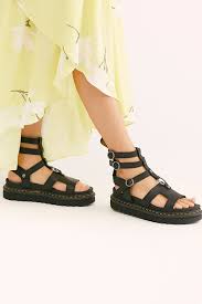 Martens at shoes.com enjoy free us shipping on all orders. Harbor Flatform Sandals In 2021 Doc Martens Sandals Doc Martens Martens