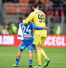 In vista dell'amichevole con l'uruguay, l'attaccante della nazionale e del napoli lorenzo insigne ha voglio fare i complimenti all'under 20, ho seguito la partita in camera con gigio (donnarumma, ndr). As Com Lorenzo Insigne Y Gianluigi Donnarumma Dos Facebook